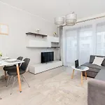 Center Beautiful Modern Building By Renters Apartmán
