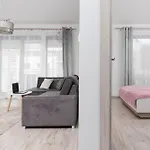 Center Beautiful Modern Building By Renters * Gdaňsk