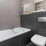 Center Beautiful Modern Building By Renters דירה גדנסק