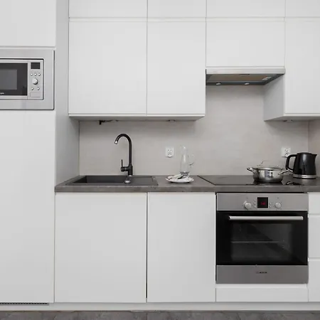 Center Beautiful Modern Building By Renters Apartman *