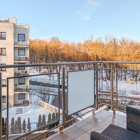 Center Beautiful Modern Building By Renters *