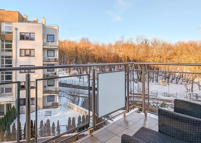 Center Beautiful Modern Building By Renters *